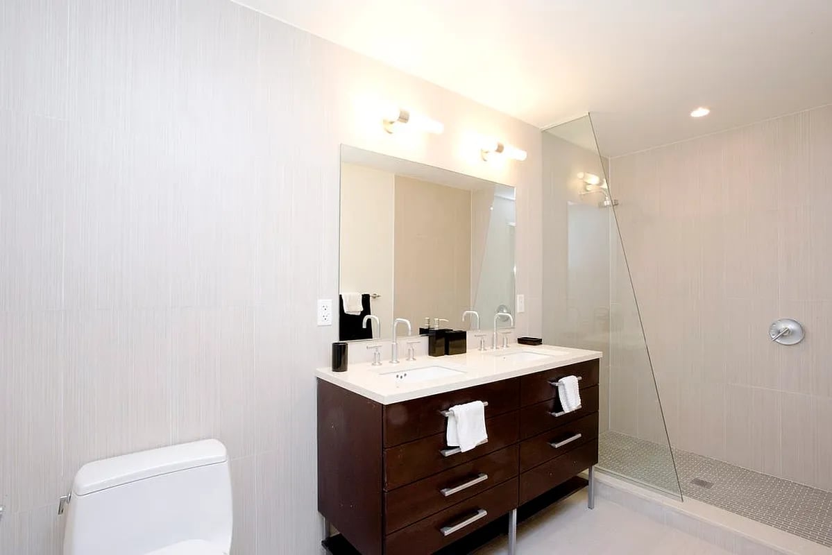 10-63 Jackson Ave, #PHA