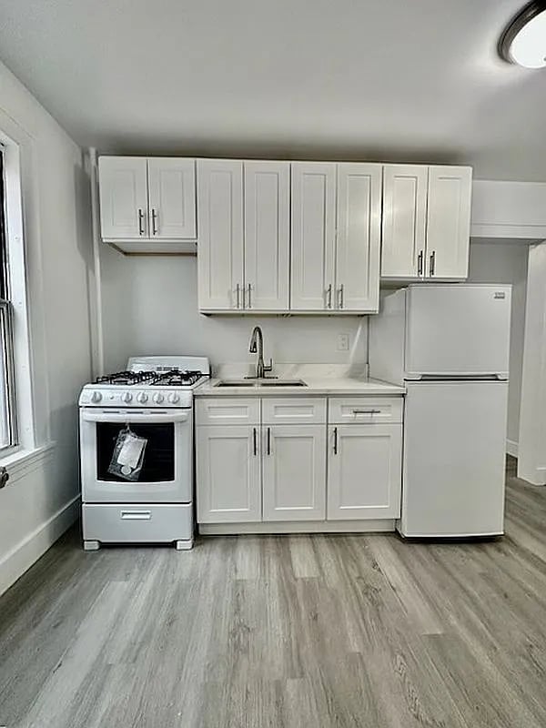 22-13 24th St #1