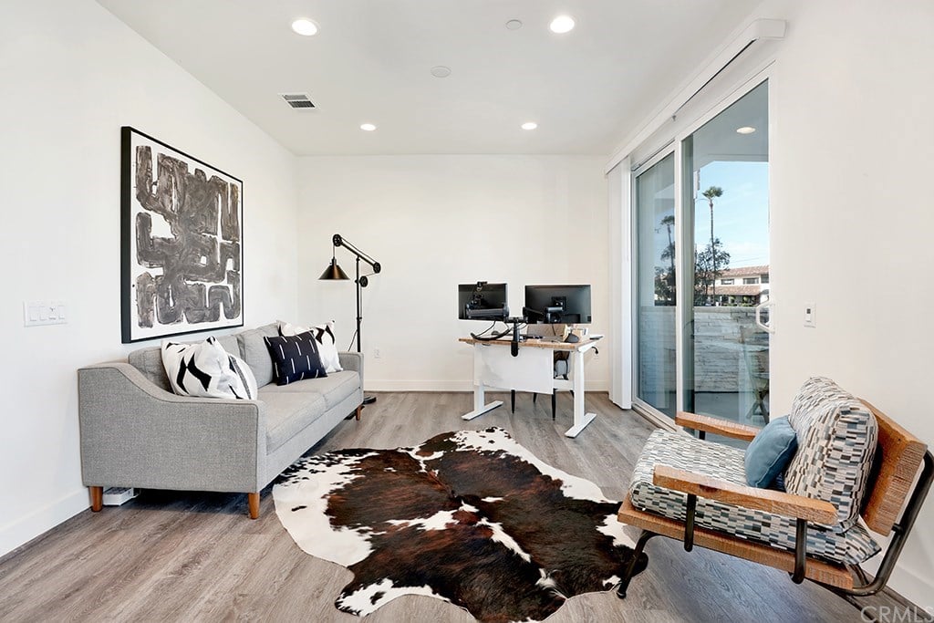 661 W 17th St, Unit 19