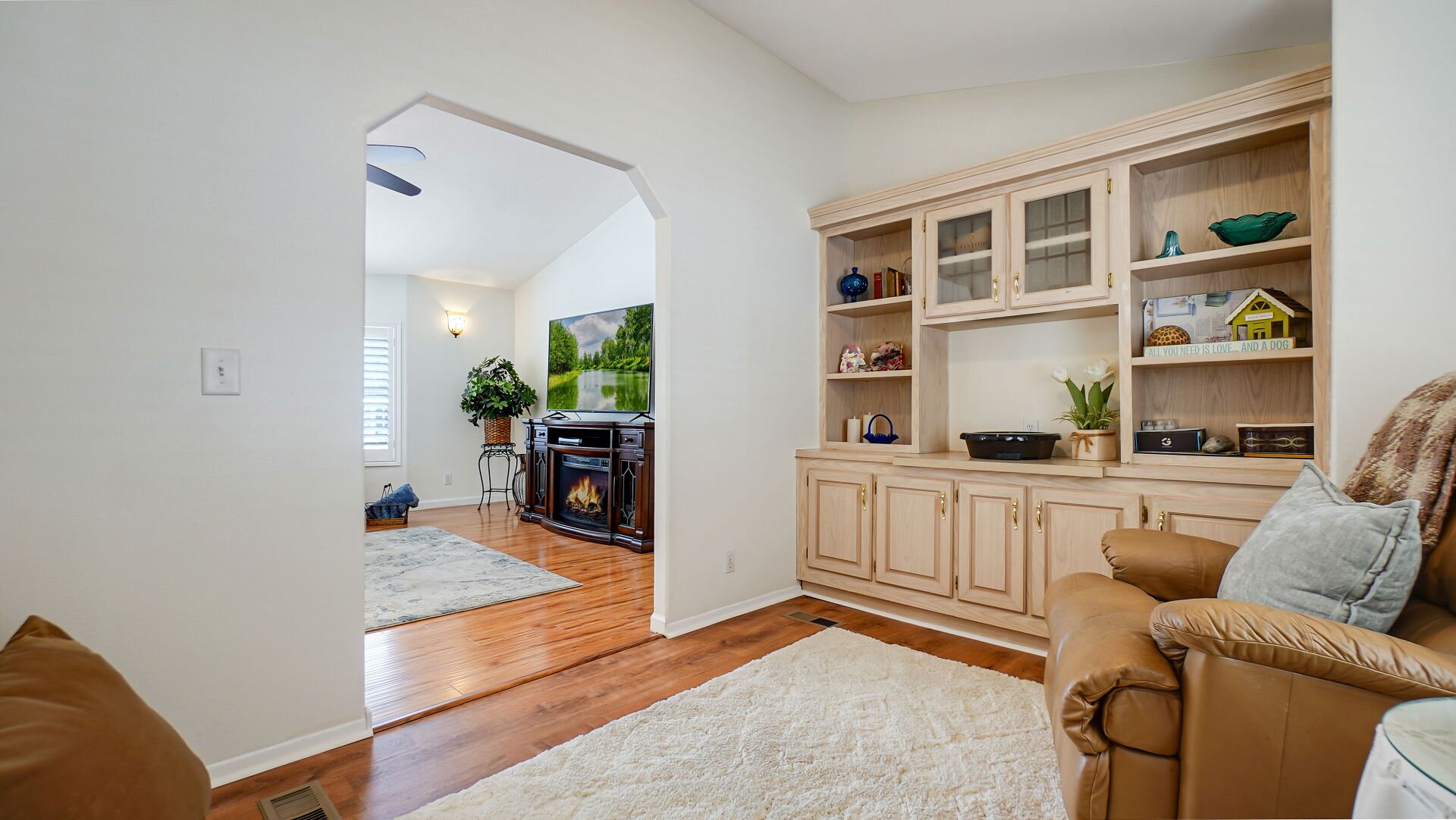 8651 Foothill Boulevard 35