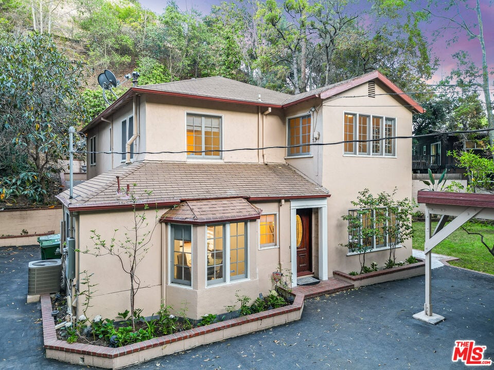 1712 N Beverly Glen Blvd, Los Angeles, CA 90077