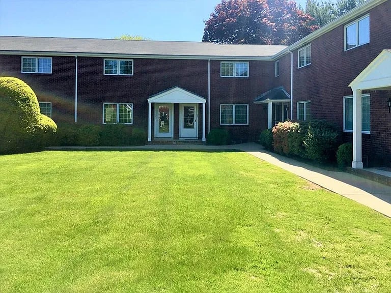 37 Linden St #17