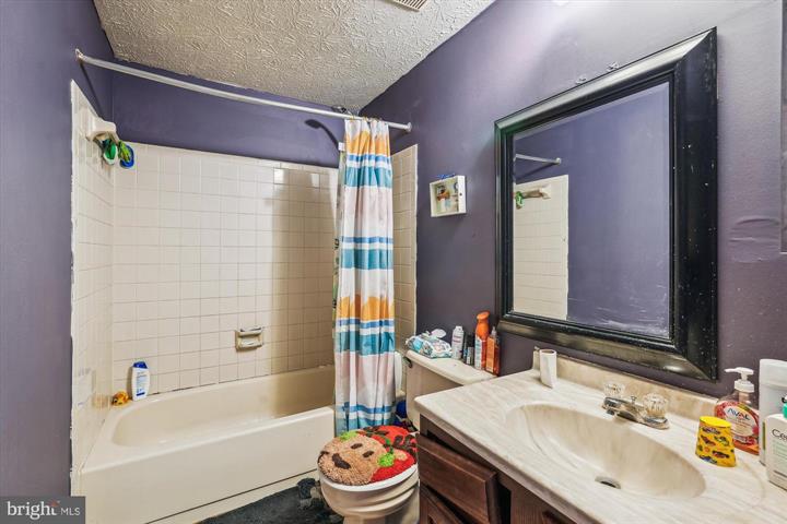 536 Riggs Ct