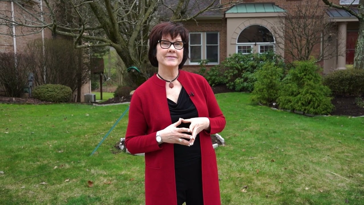 The American Dream TV: Touring Upper St Clair with Roxane Agostinelli	