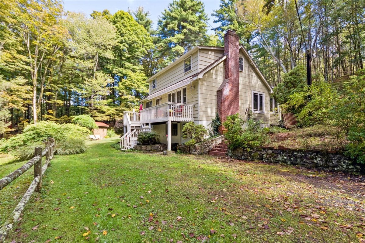 Cozy Country Cottage