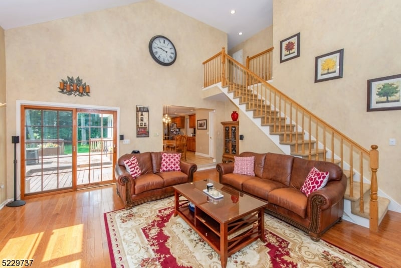 23 Crescent Ridge Rd