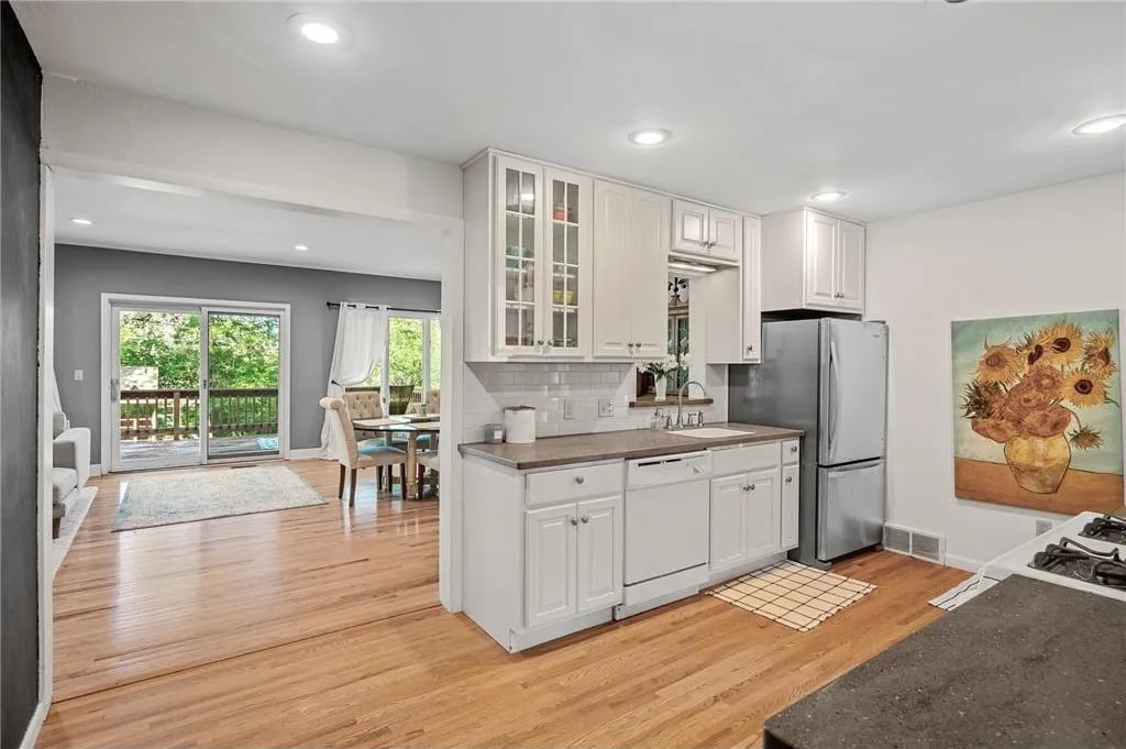 156 Lakeview Ave