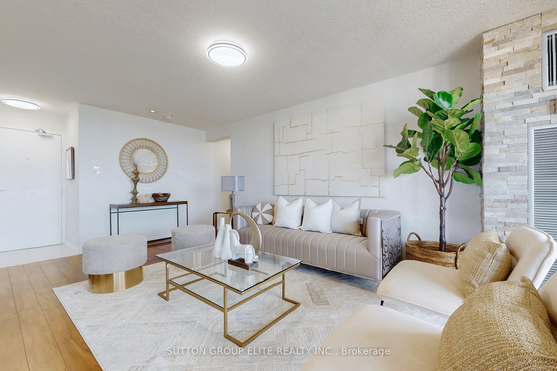 EXQUISITE PH IN NORTH YORK 