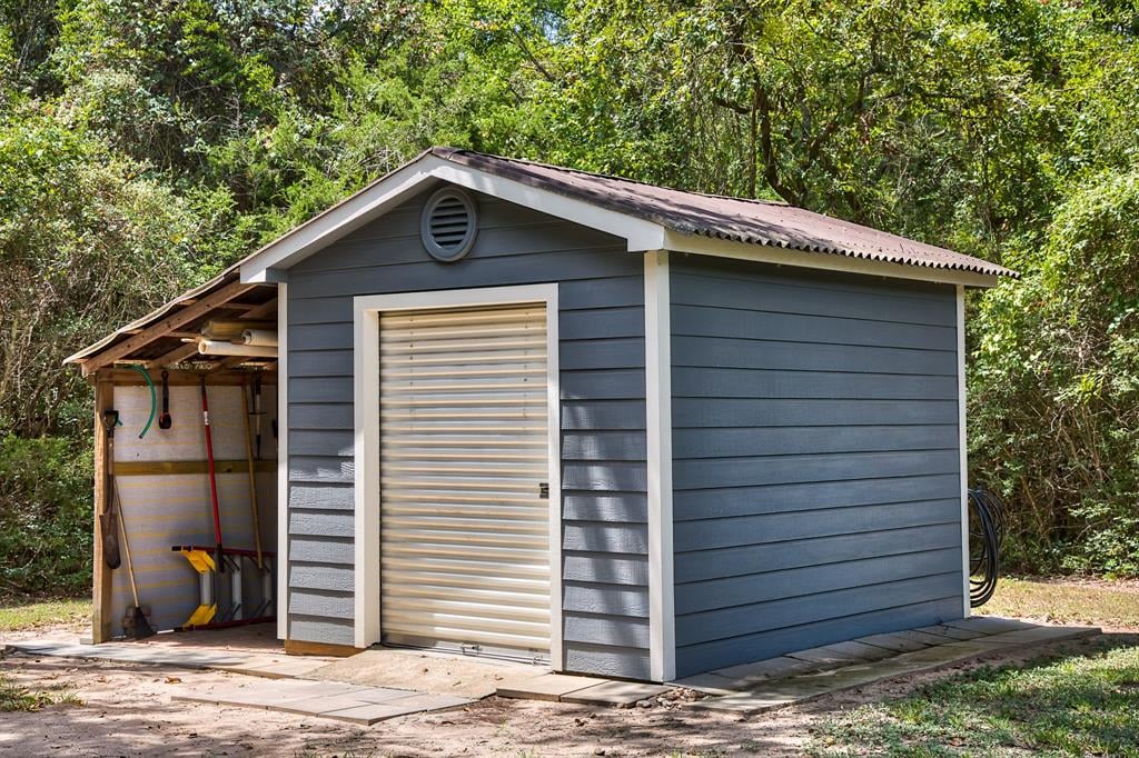 610 Post Oak Road Bellville, Tx 77418