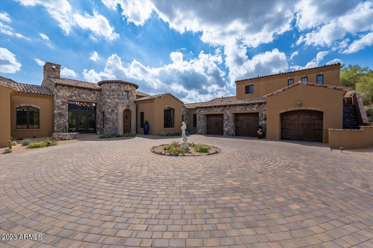 9514 E Madera Dr