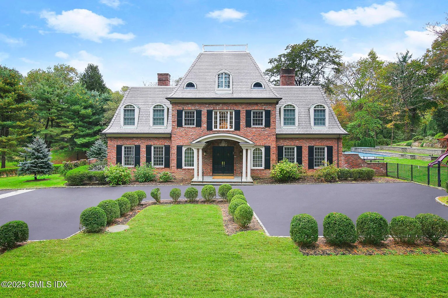 70 Sherwood Ave