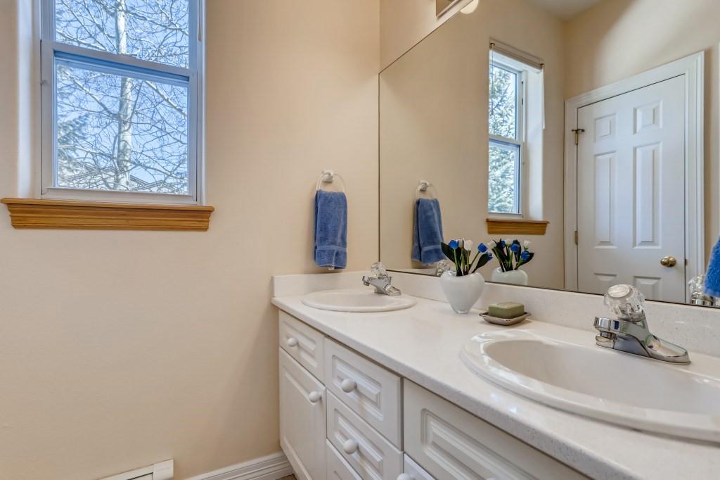 928 A Lakepoint Cir, #A