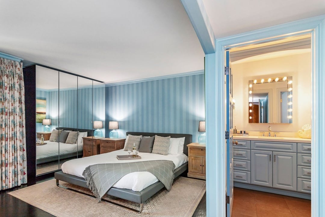 Mulholland Drive, 90068