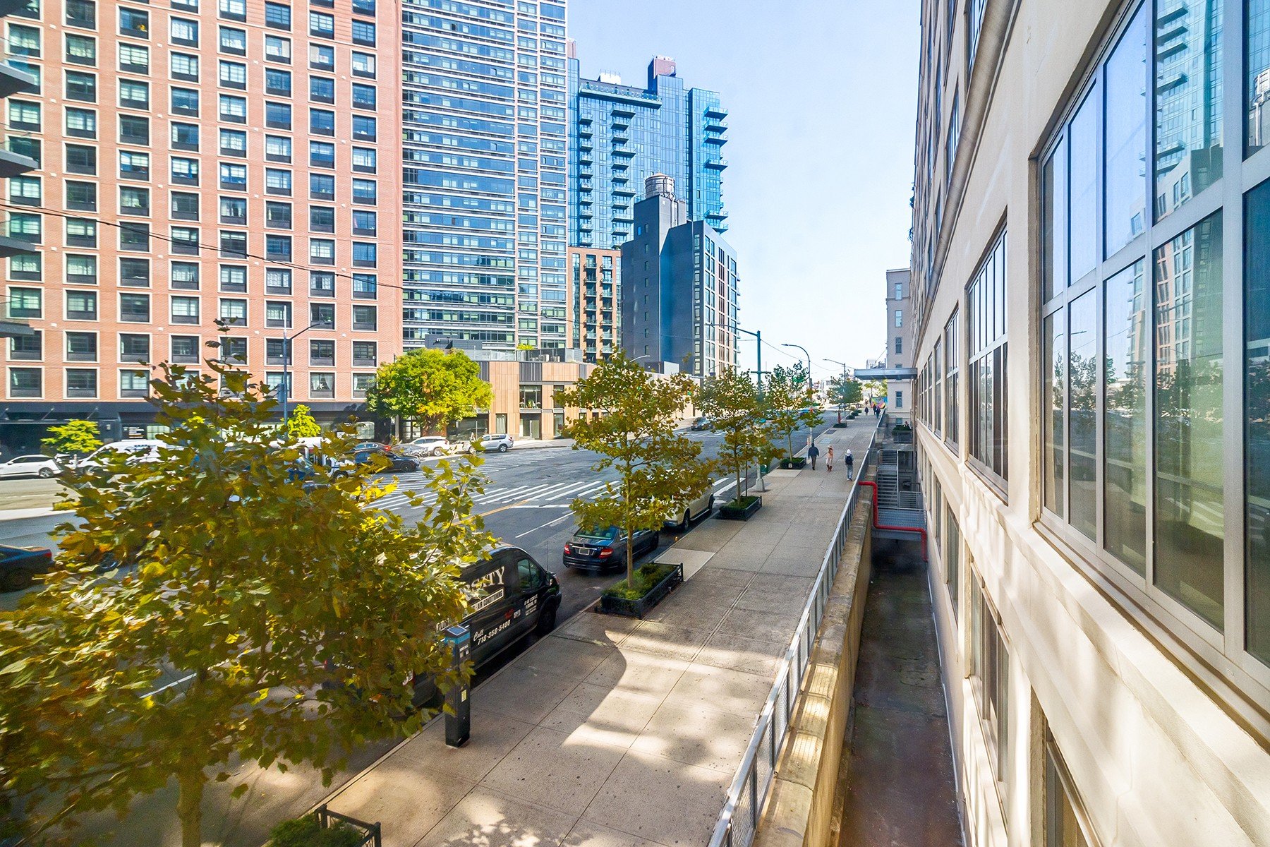 27-28 Thomson Avenue 242