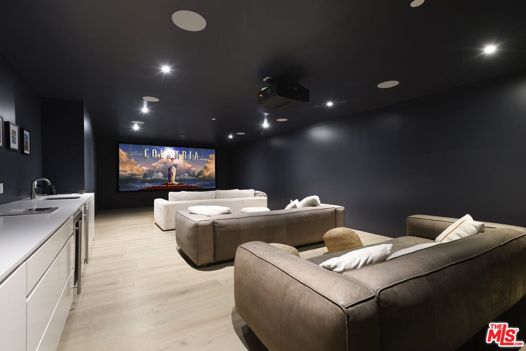 Pinnacle Manor, Willow Glen Rd, 90046