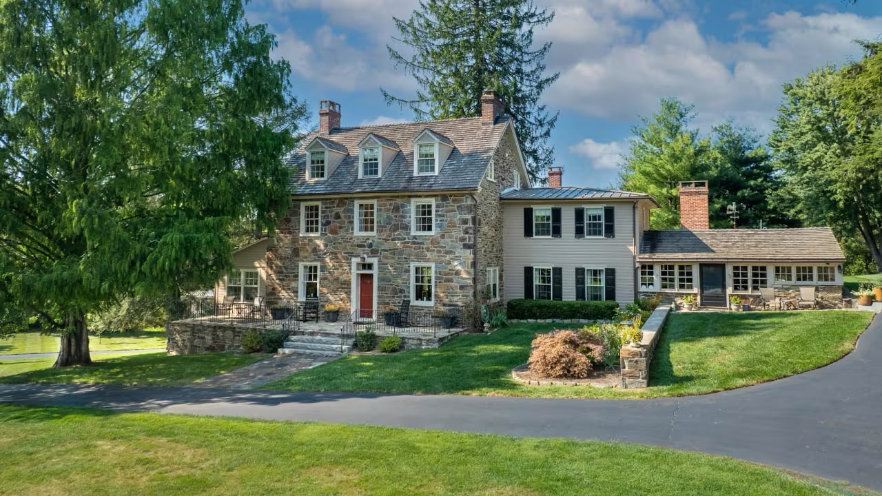 The Farmhouse From Marley & Me Just Sold Near West Chester for $2.3 Million
