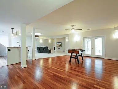 106 Calvary Ct SE