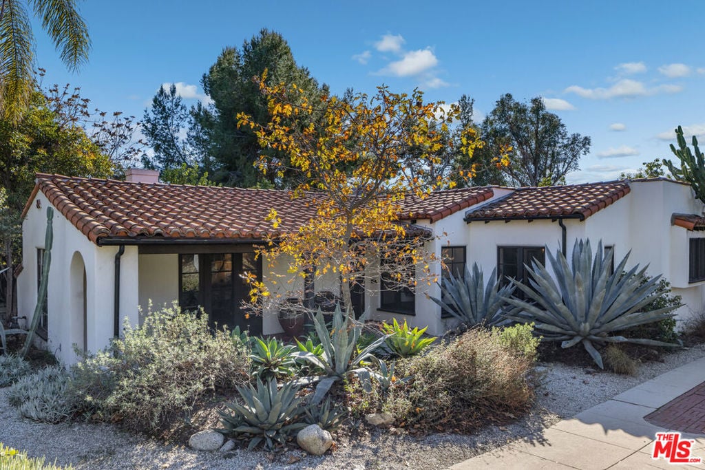 A Ceramicist’s Lush Spanish-Style Oasis in L.A. Just Hit the Market