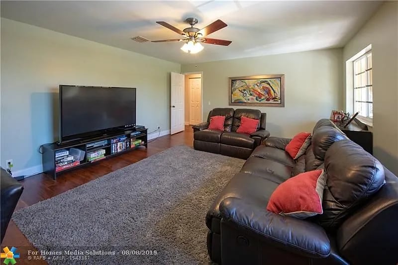 1612 Blue Jay Cir