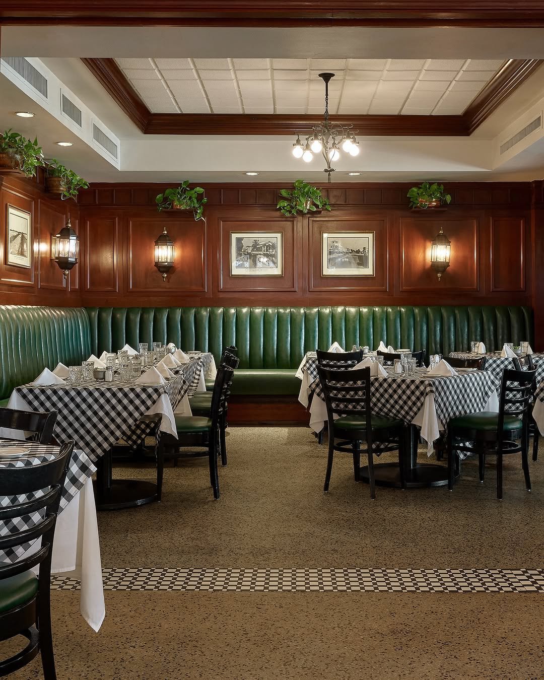 Inside Joe’s Stone Crab: Miami Beach’s Most Iconic Restaurant Returns in 2025