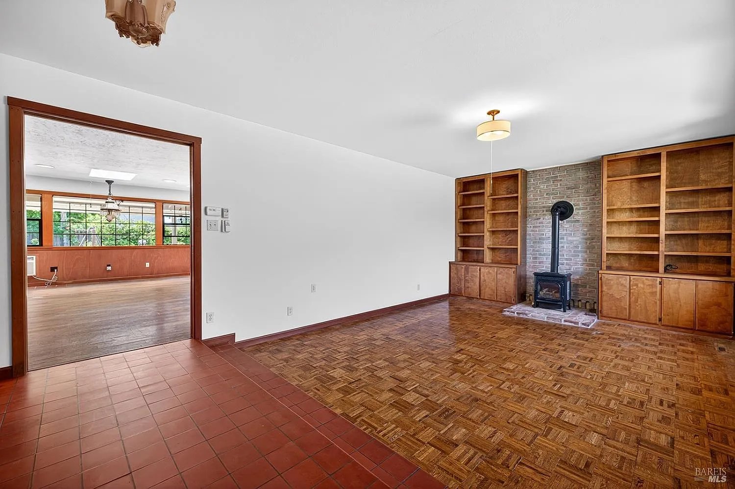 2453 Delevan Way