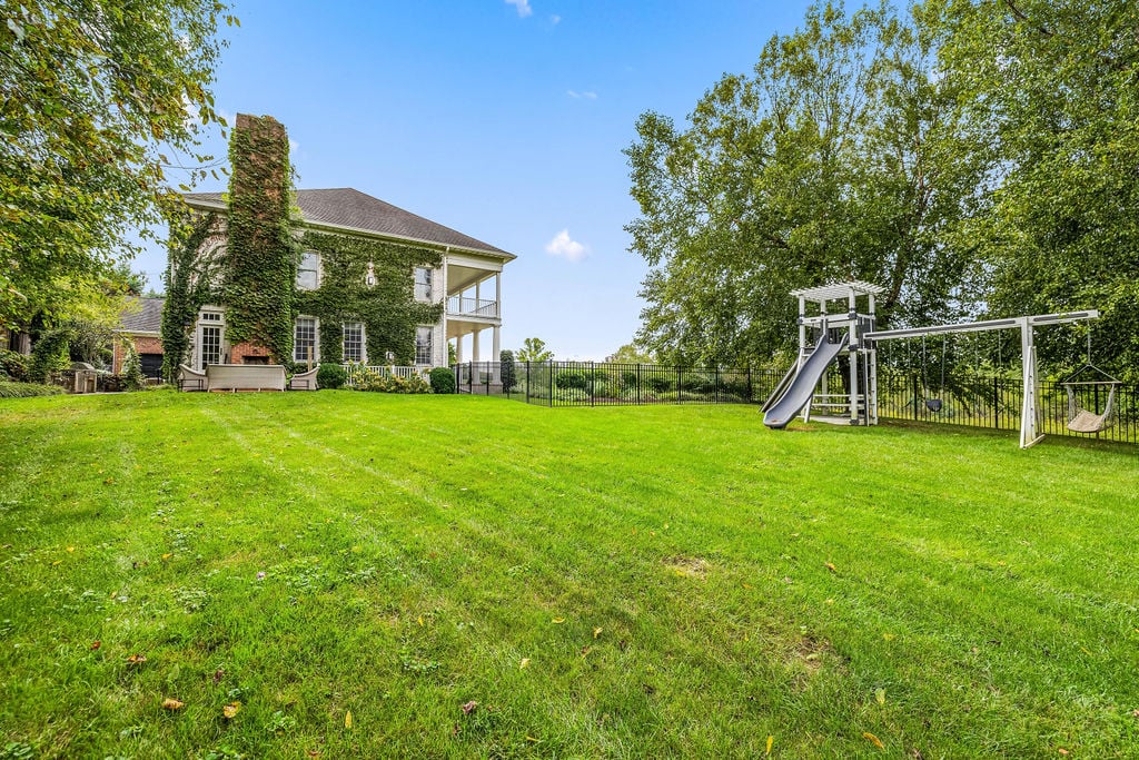 Stunning Hayfields Manor Home