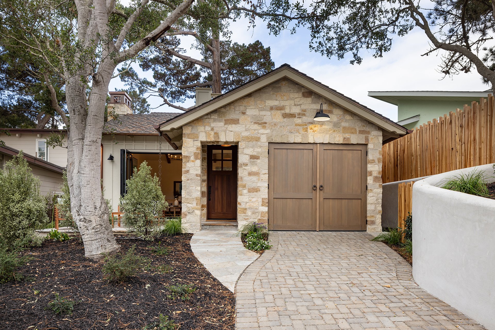 Modern Carmel Haven - Mission 5NW of Santa Lucia