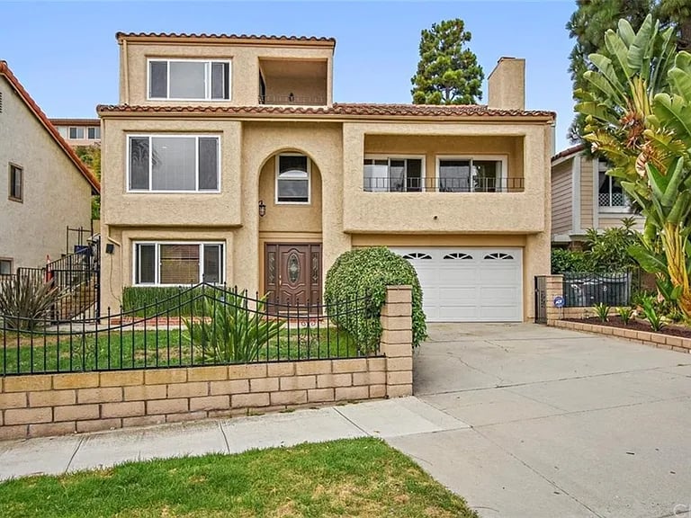 3222 Singingwood Dr