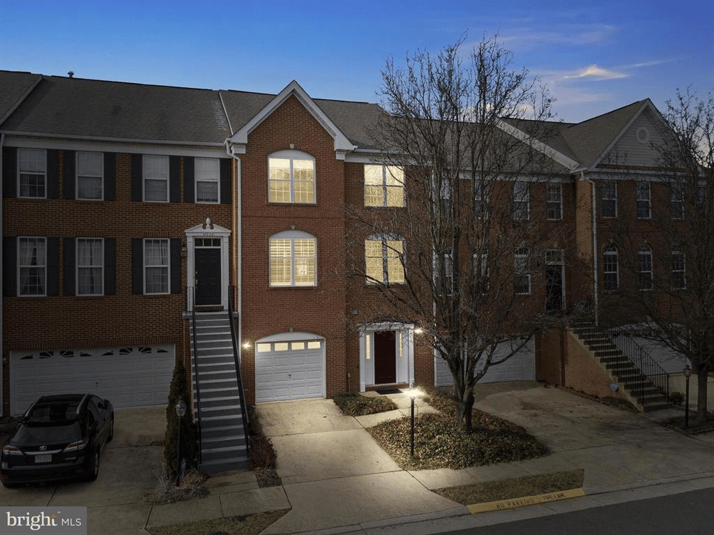 43890 Sandburg Sq