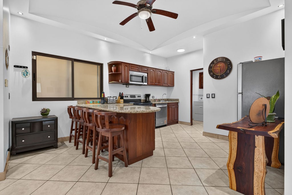 The Oaks #21 | Top-Floor, Turnkey Condo Minutes from Tamarindo