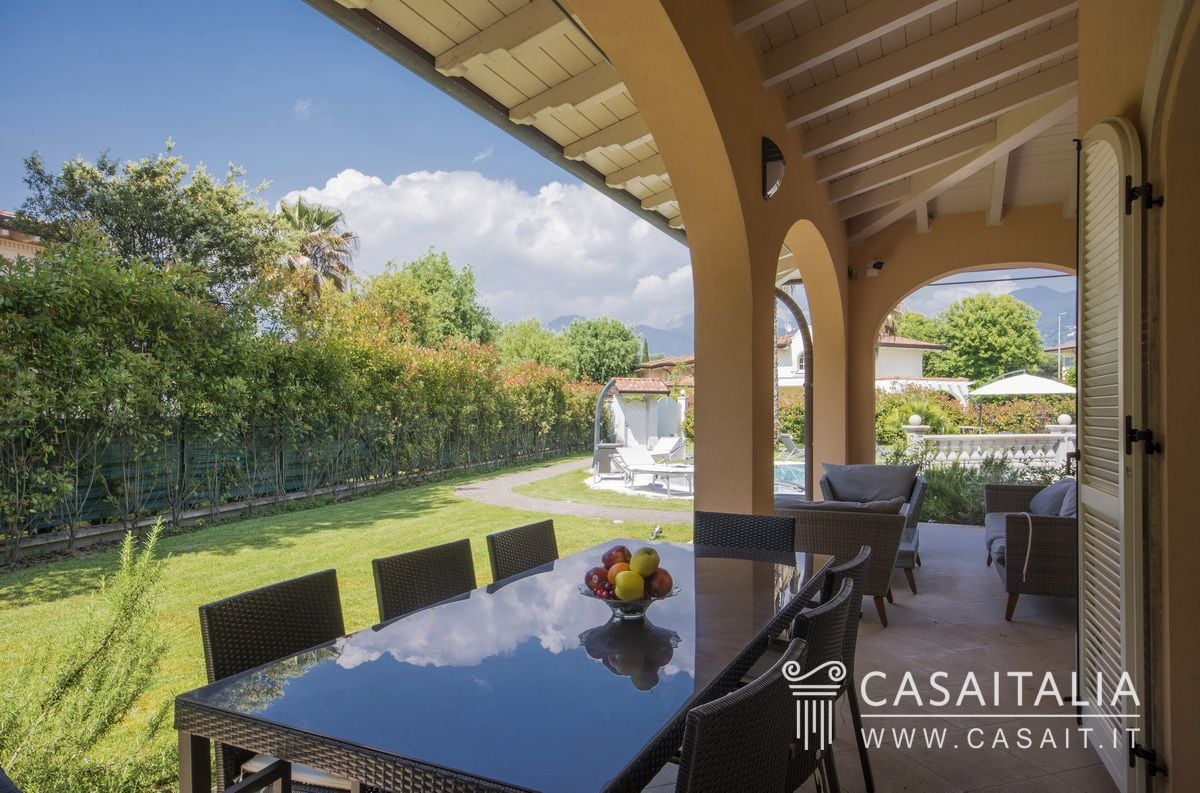 Luxurious Villa in Forte Dei Marmi