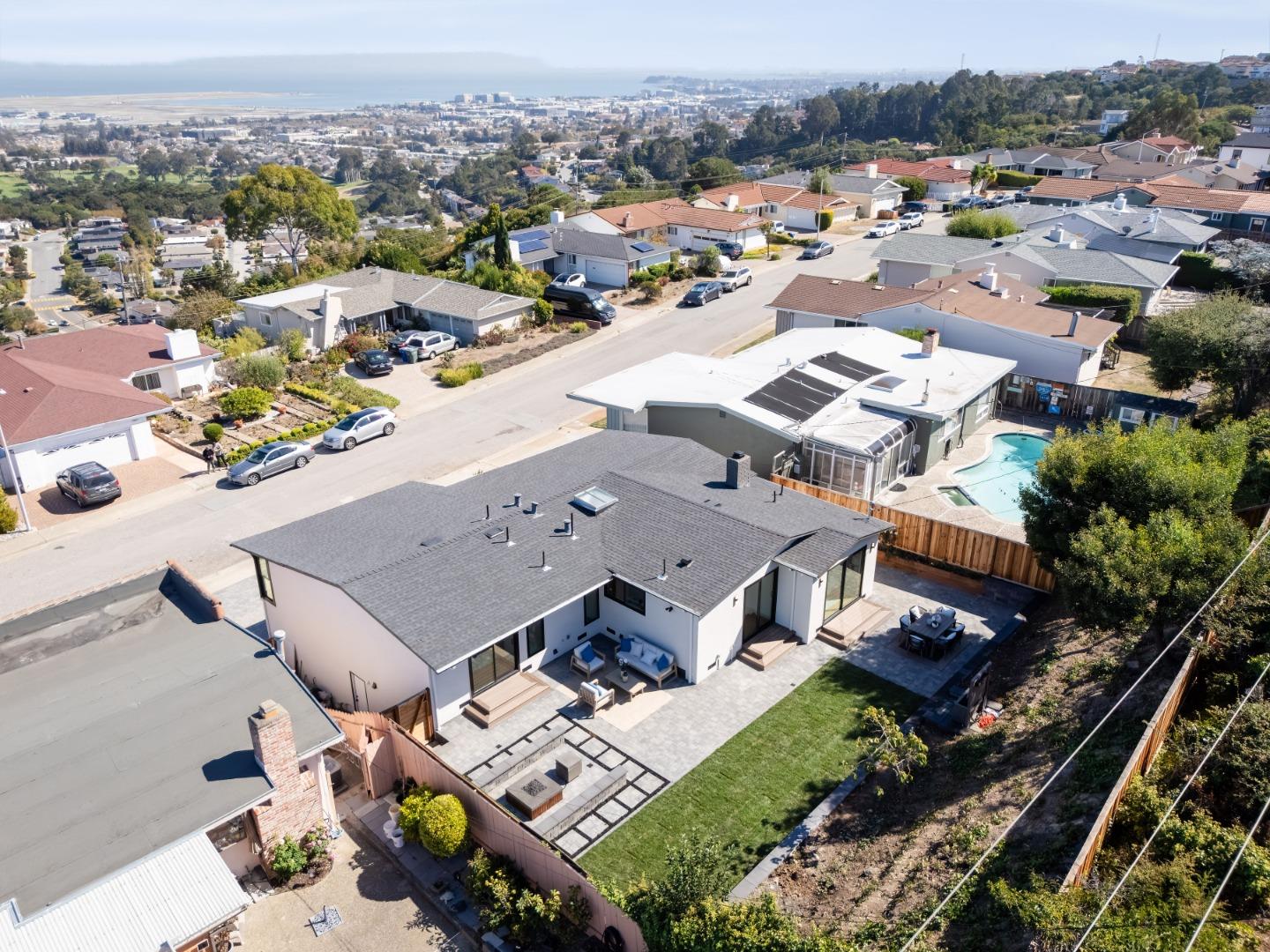 1041 Crestview Drive