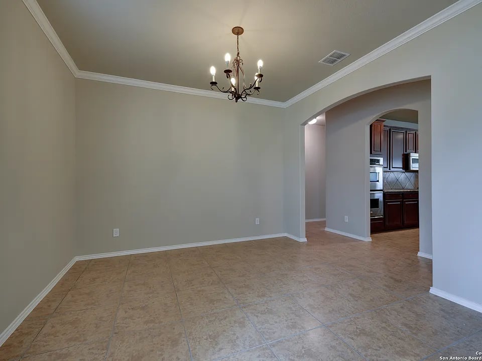 12123 Lamar Brg