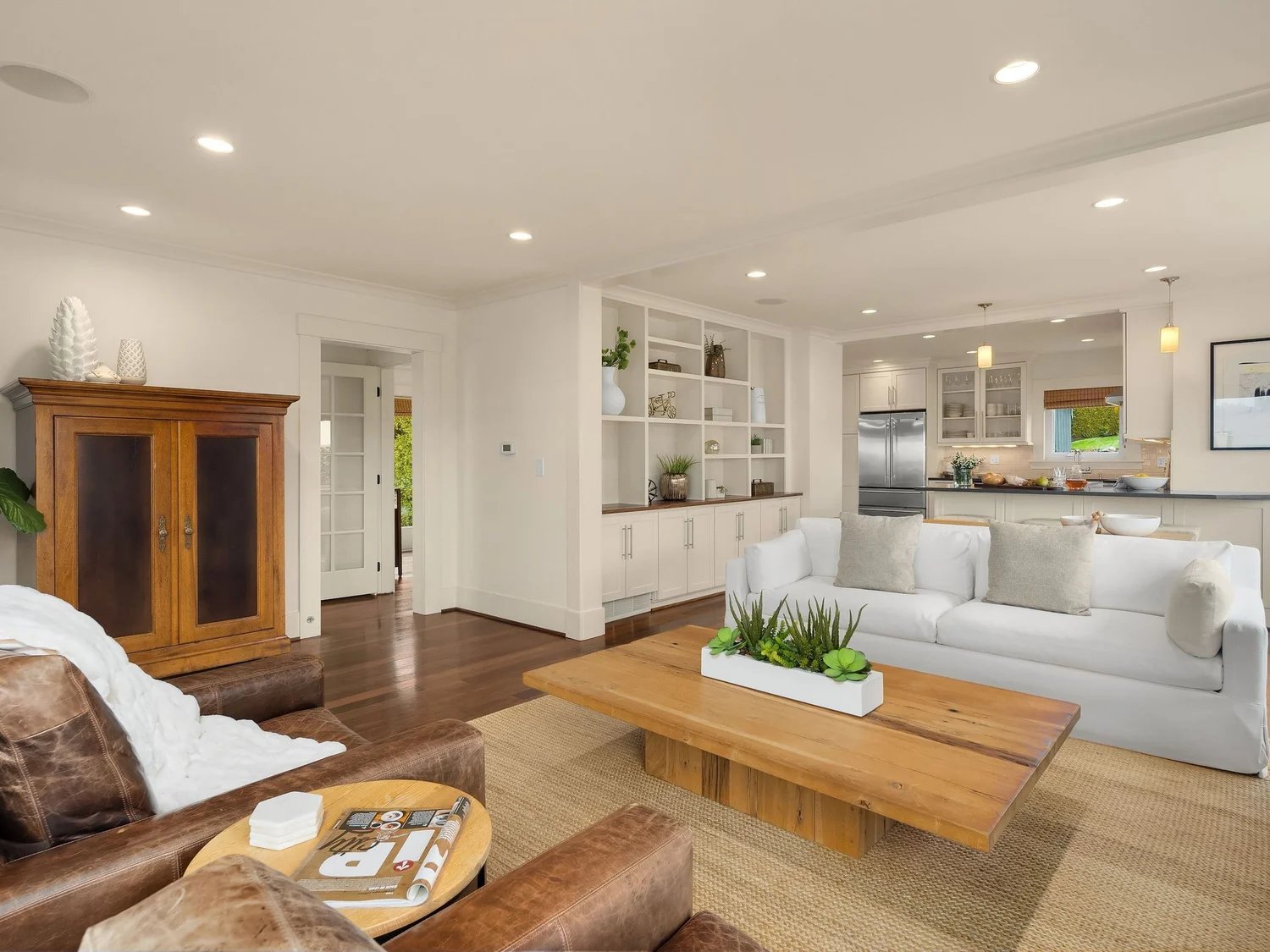 402 10th Ave W