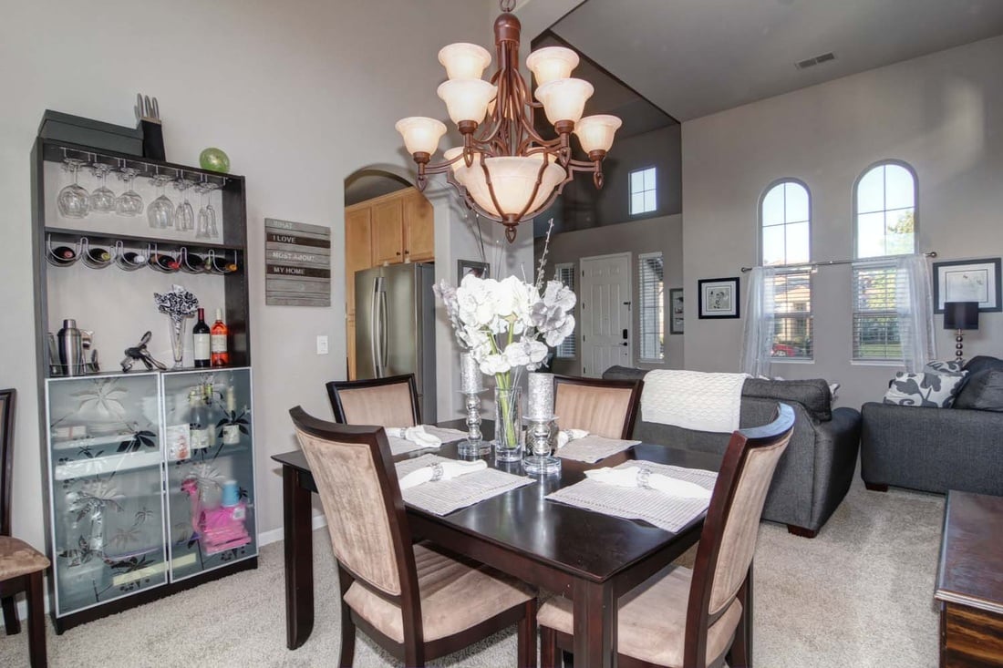 Gorgeous Lincoln 5 Bedroom Home for Sale!