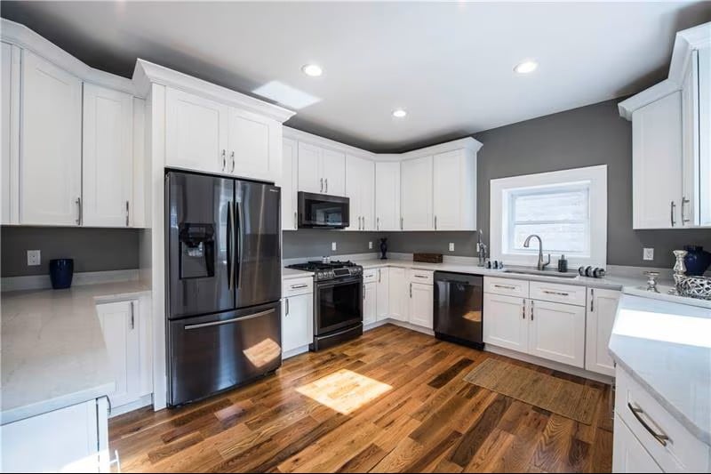 5112 Carnegie Street