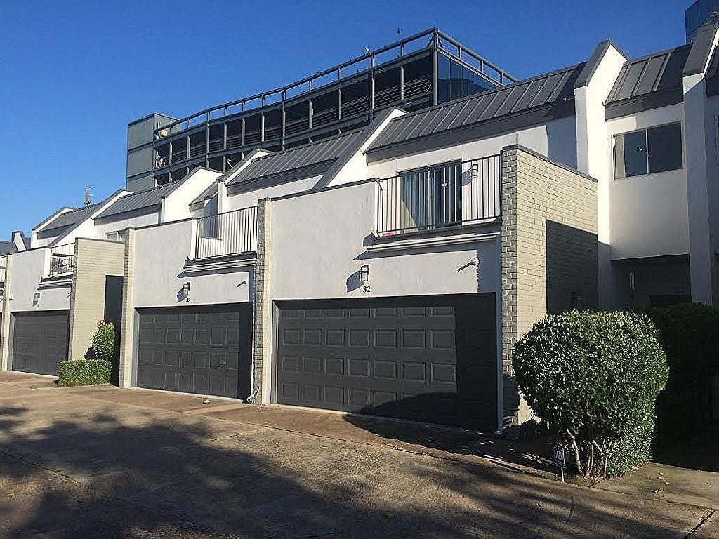 1300 Augusta Dr #32