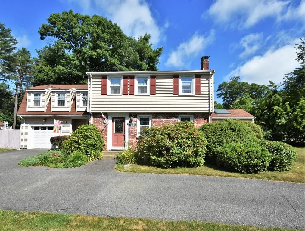 8 Harvard Ln