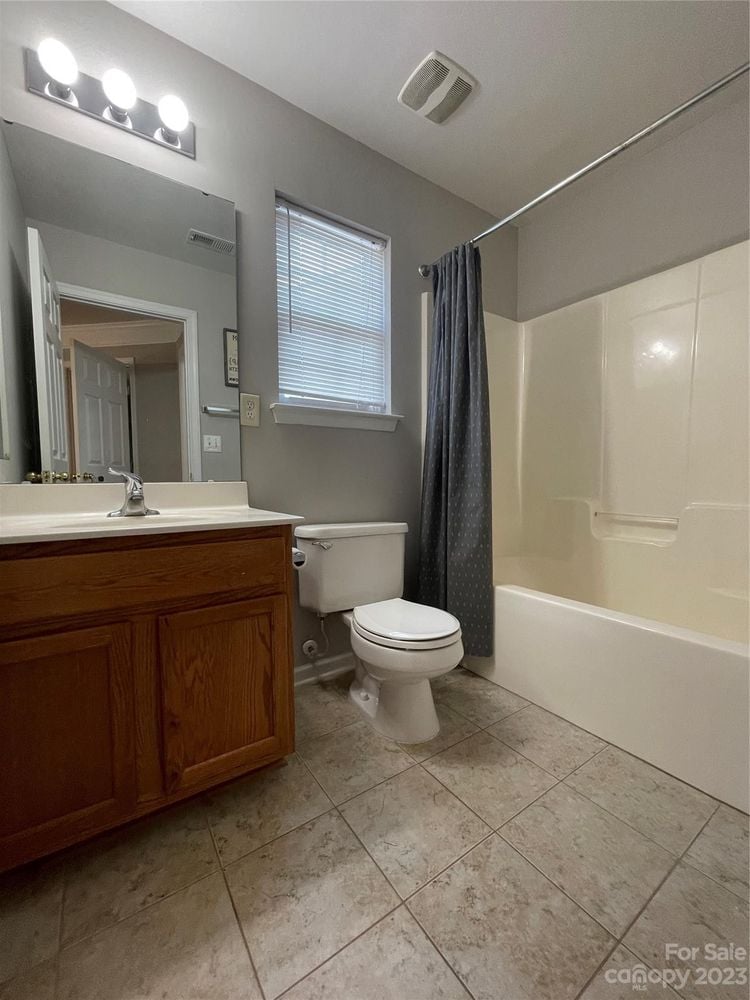 1208 Rockwell View Rd