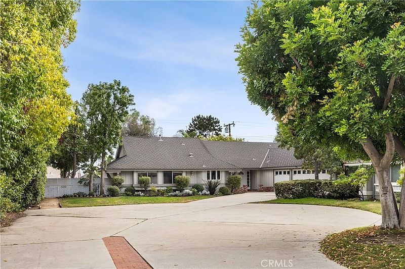 17796 E Santa Clara Ave