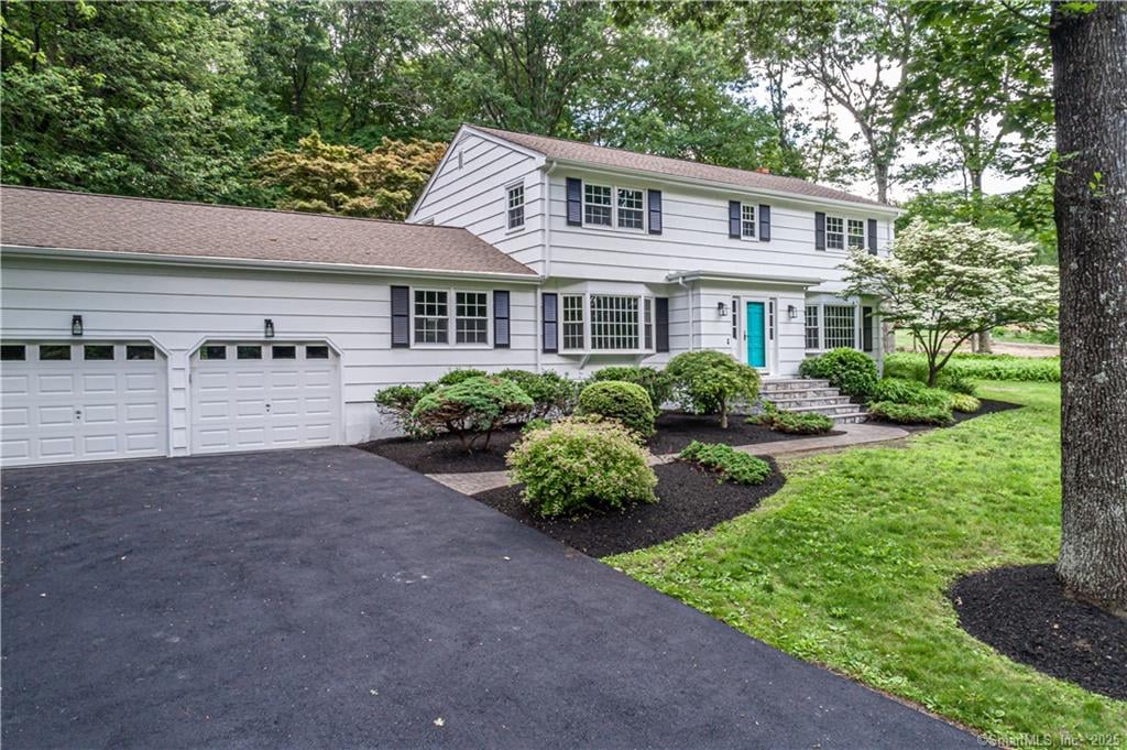 115 Fresh Meadow Dr,  Trumbull