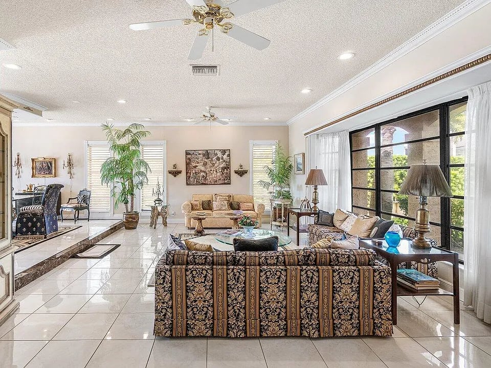 1010 Pine Point Road