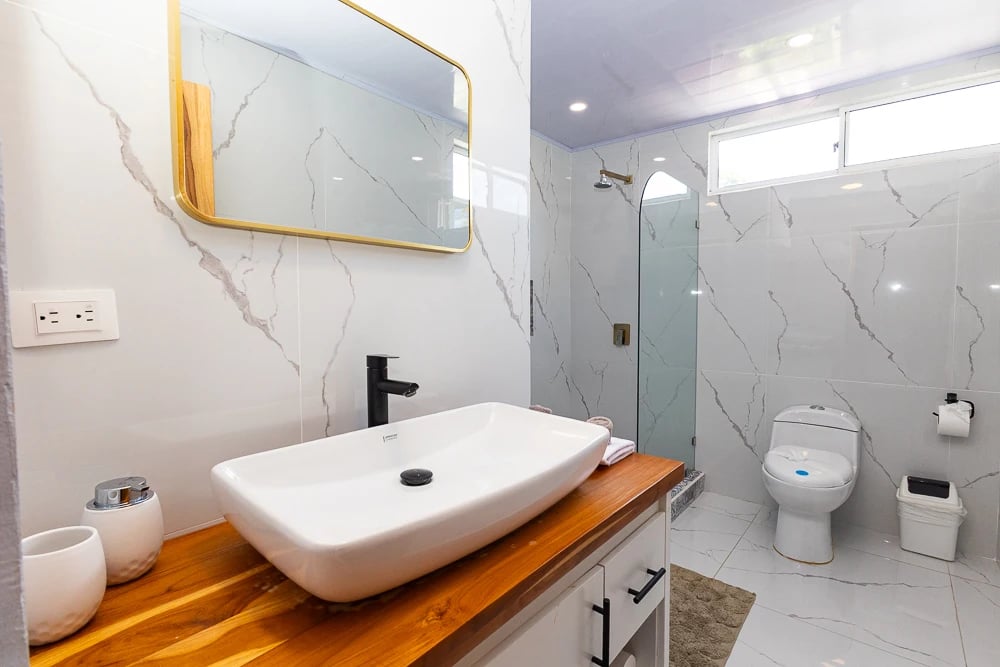 Turnkey Tropical Investment Contemporary Villa near Marina