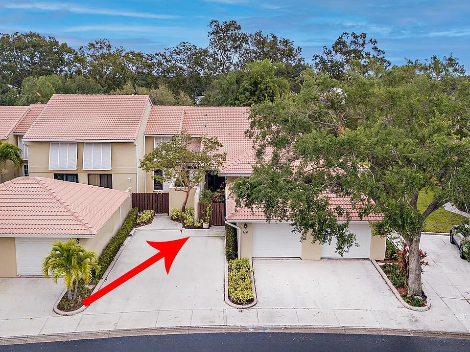 245 Old Meadow Way