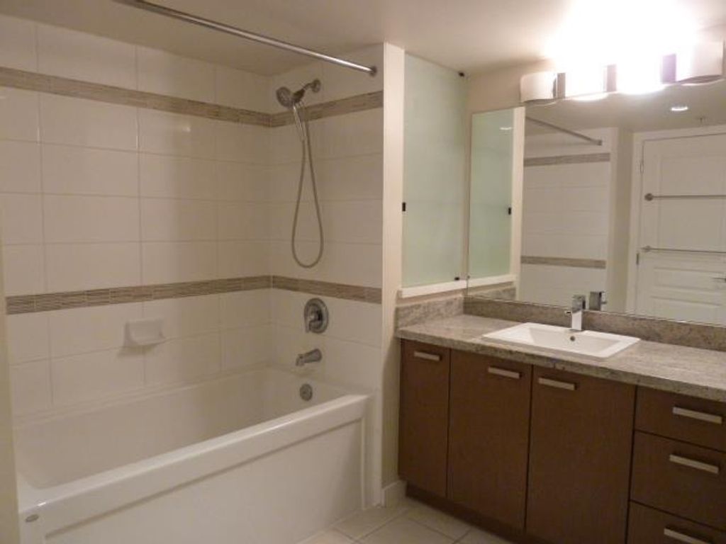 9500 Odlin Rd, #126