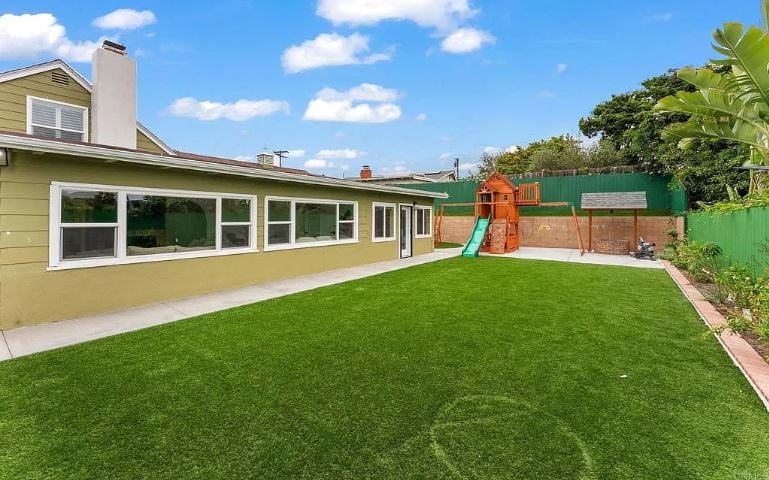 4055 Mount Albertine Ave