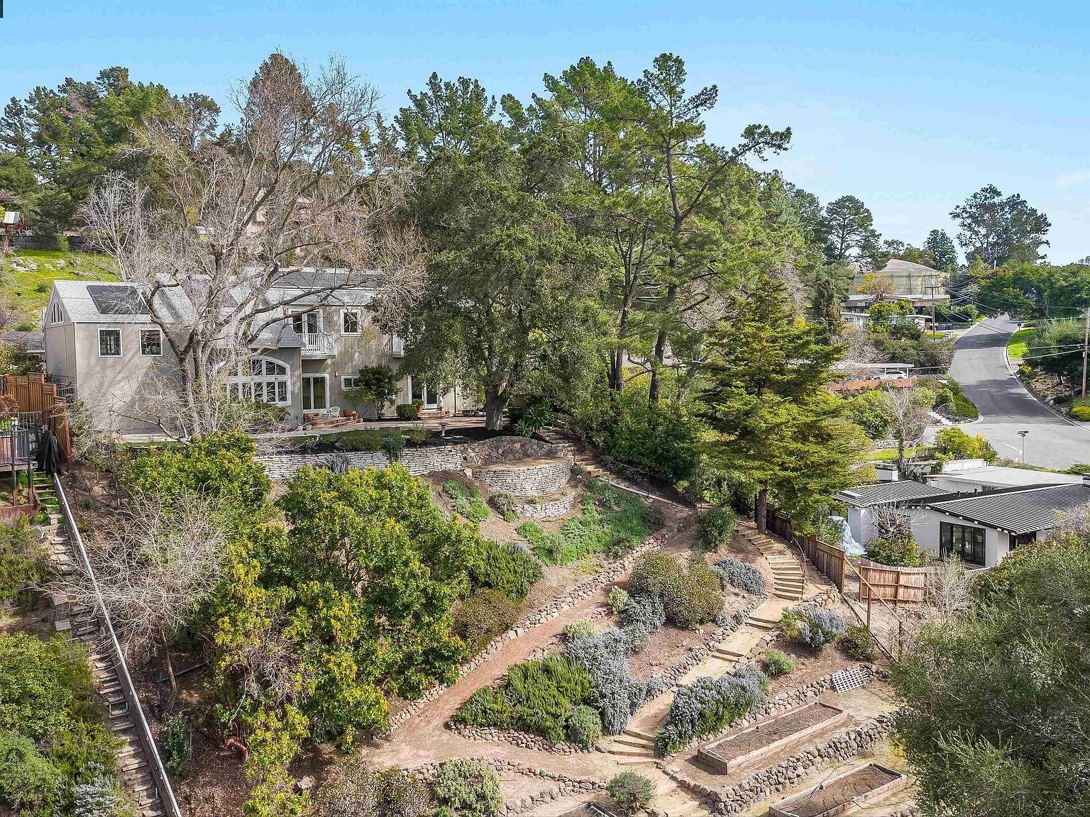 37 Bacon Ct