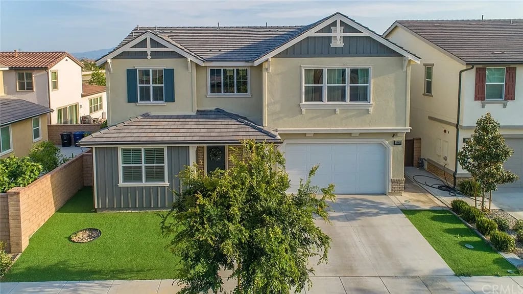 3042 E Oak Knoll
