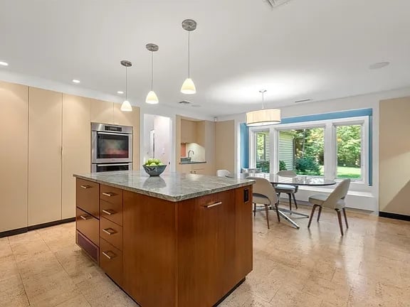 24 Trailside Rd