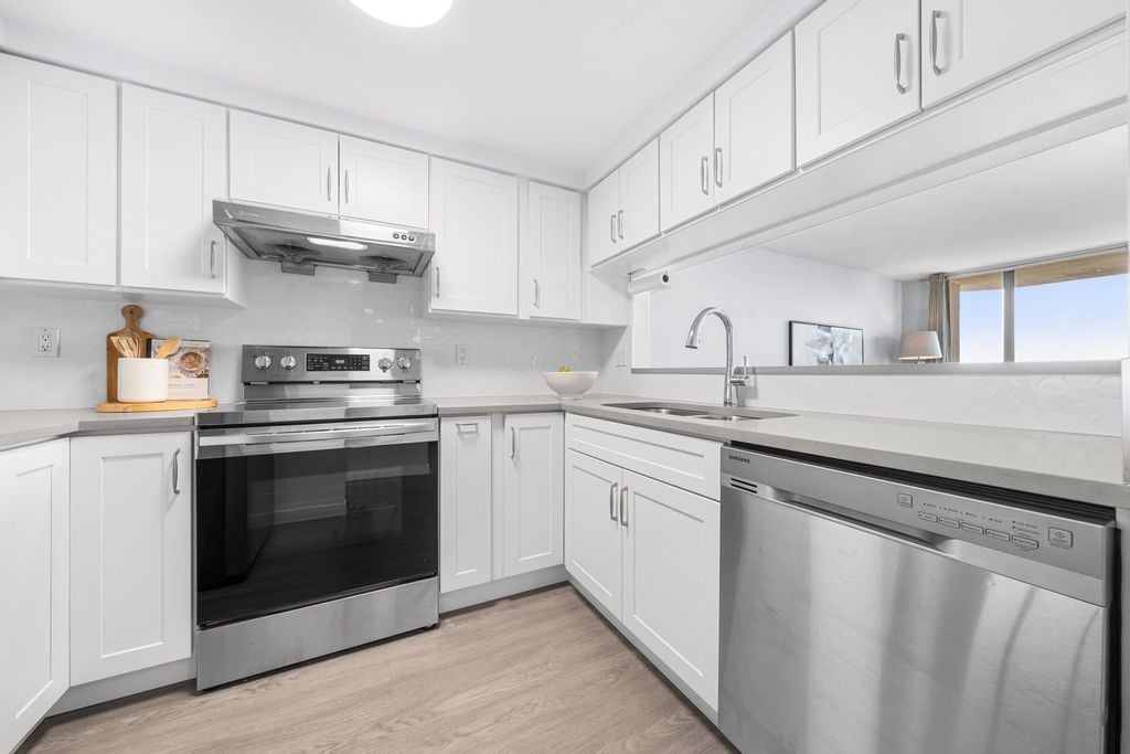 9633 Manchester Dr, #1701
